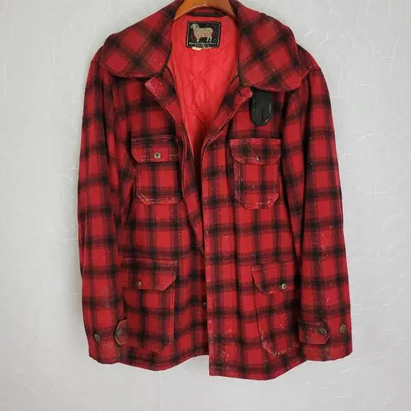 Woolrich Mens Coat Red Black Buffalo Plaid Lined Quilted Hunting Jacket Mackinaw